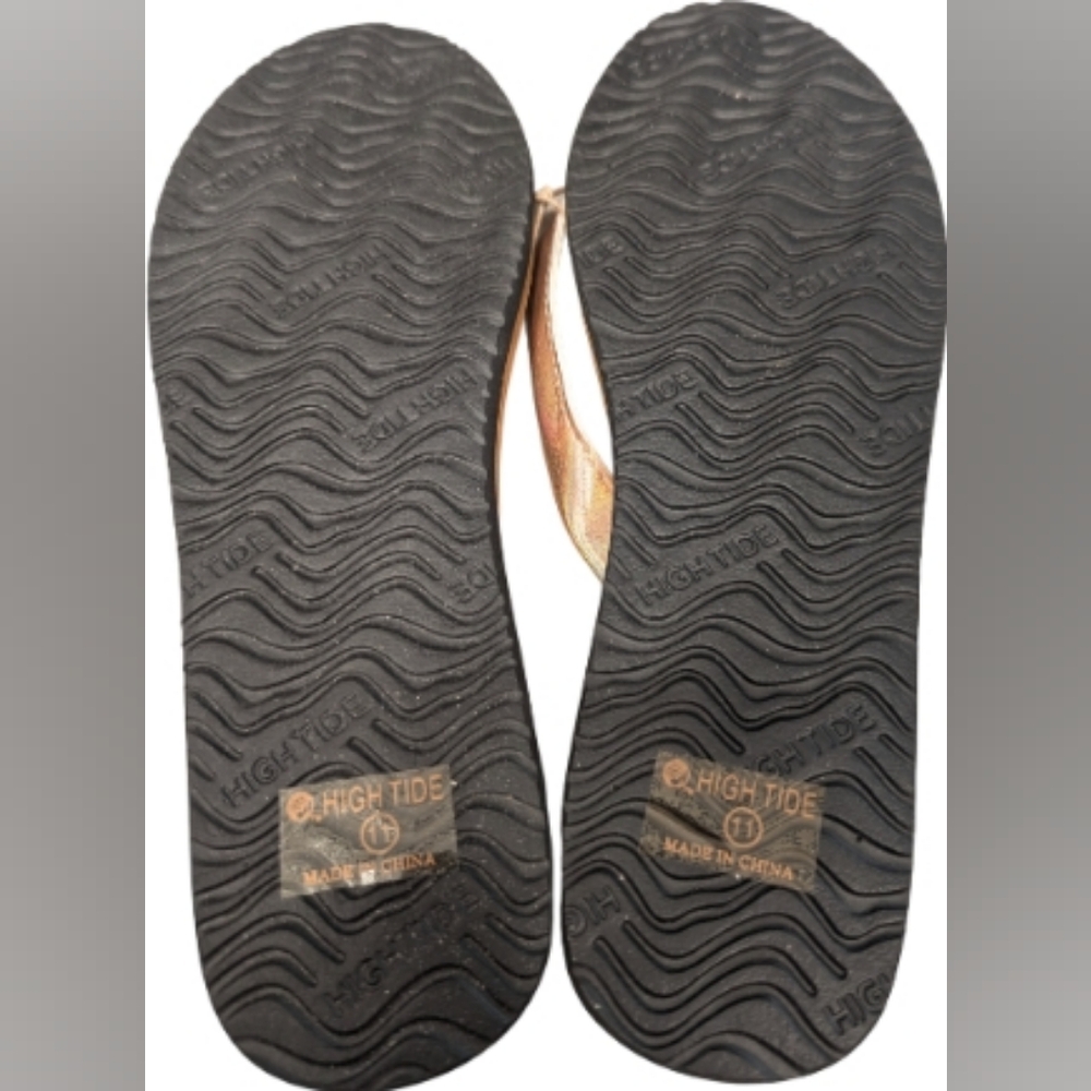 Metallic Pink 🩷 NWT High Tide Sandals - Picture 4 of 4